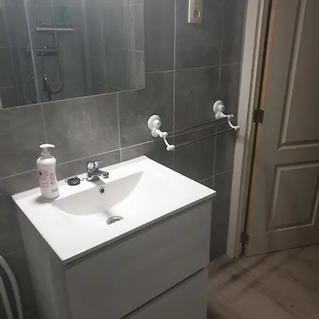 Magnifique Pour 4 Personnes Completement Reno Apartament *