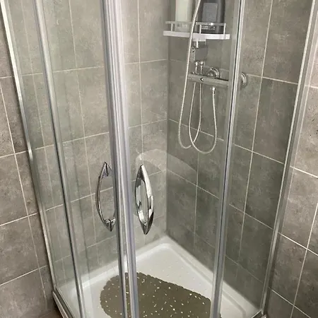 Apartament Magnifique Pour 4 Personnes Completement Reno Charleroi