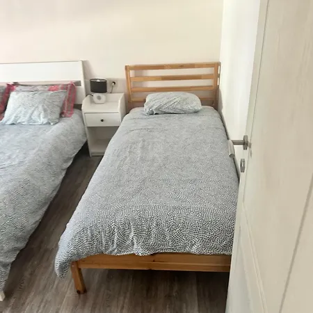Magnifique Pour 4 Personnes Complètement Reno Appartement Charleroi